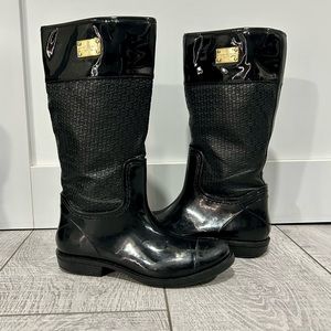 Michael Kors Girls Faux Patent Leather Black Logo Gold Hardware Boots